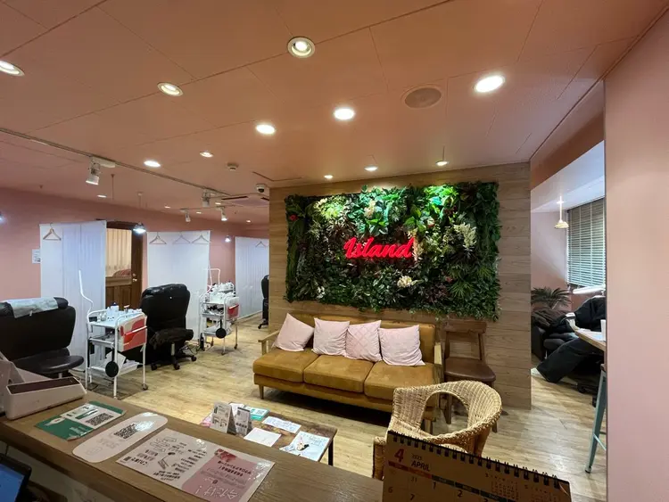 ISLANDの内観・外観2