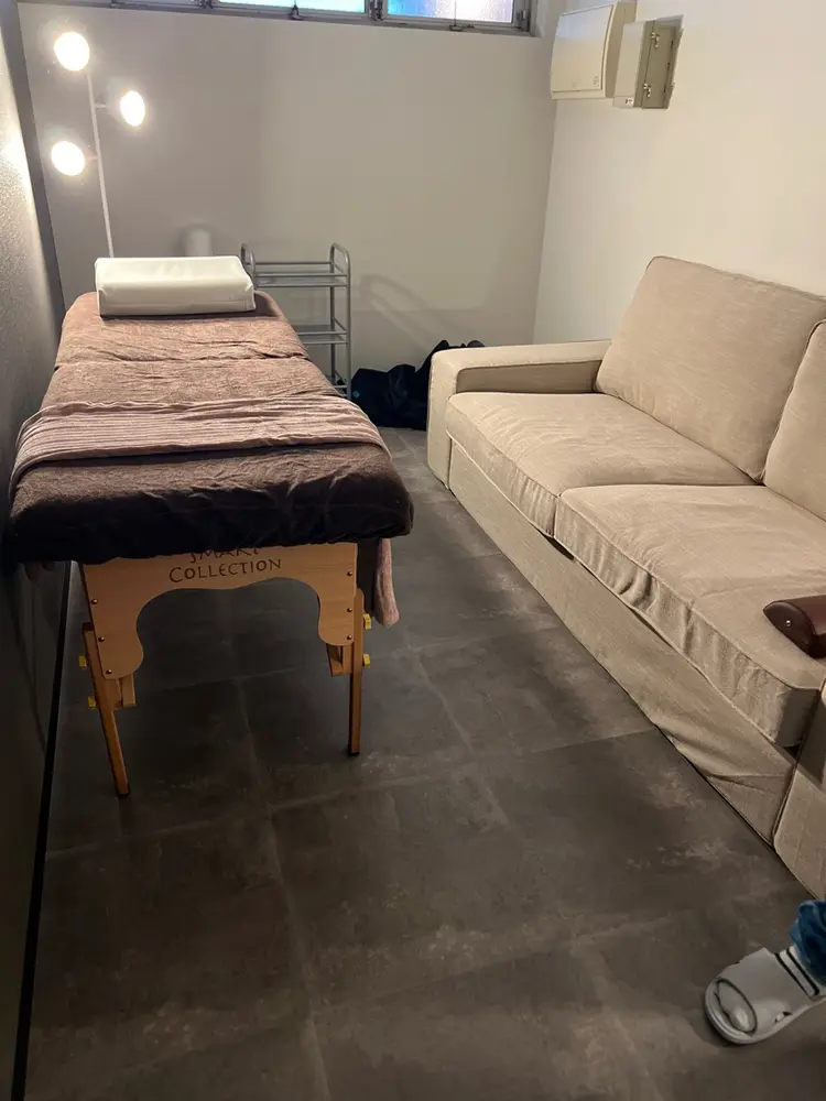 マツヤニサロンの内観・外観1