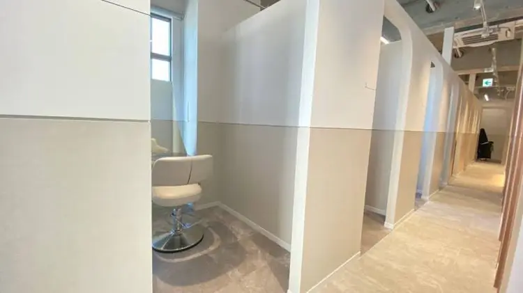 SALOWIN原宿ALLEY店の内観・外観2