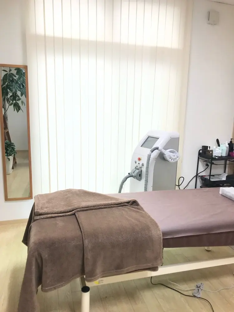 脱毛サロンcharisの内観・外観1