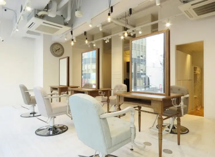 Flora beauty hairの内観・外観1