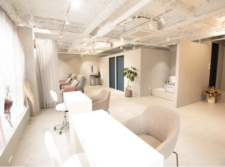 DOVE eyelash nail salonの内観・外観2