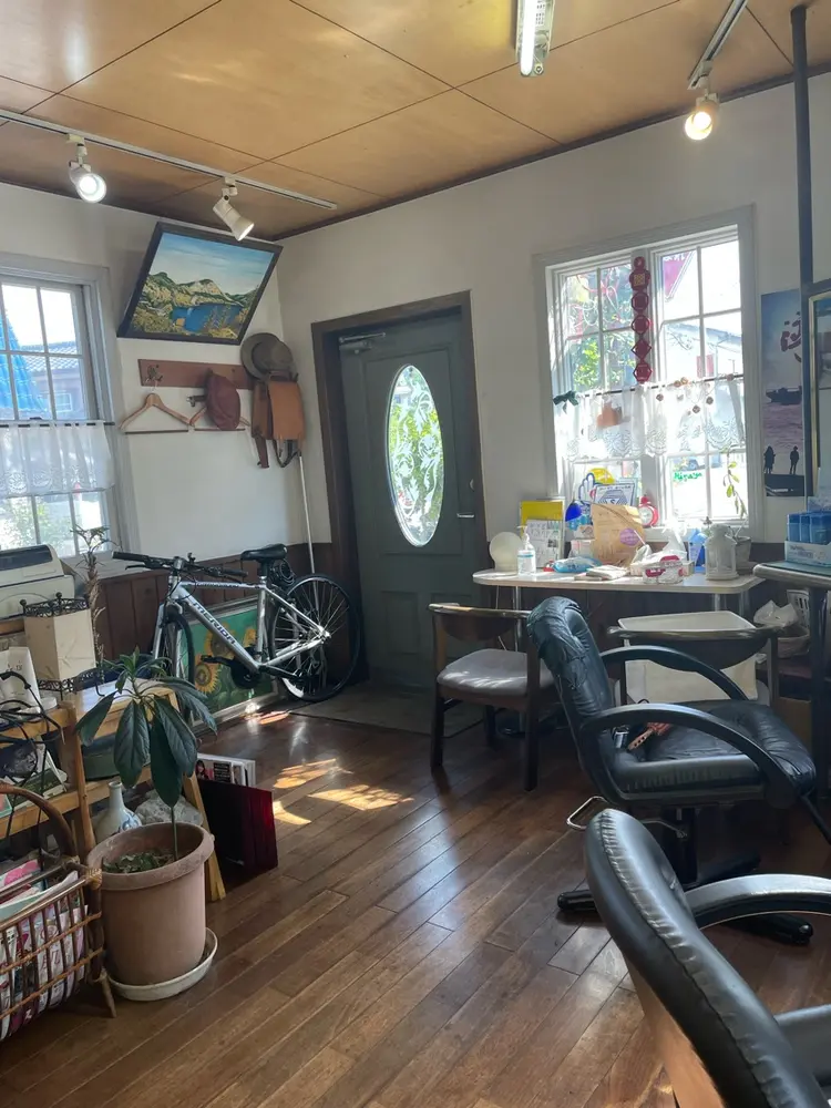 ひなや美容室の内観・外観2