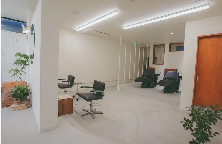 Salon EF 金山店の内観・外観2