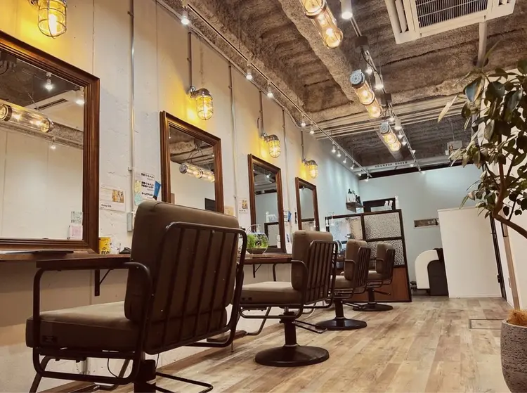 B-MOUSE-HAIR-WORKERSの内観・外観1