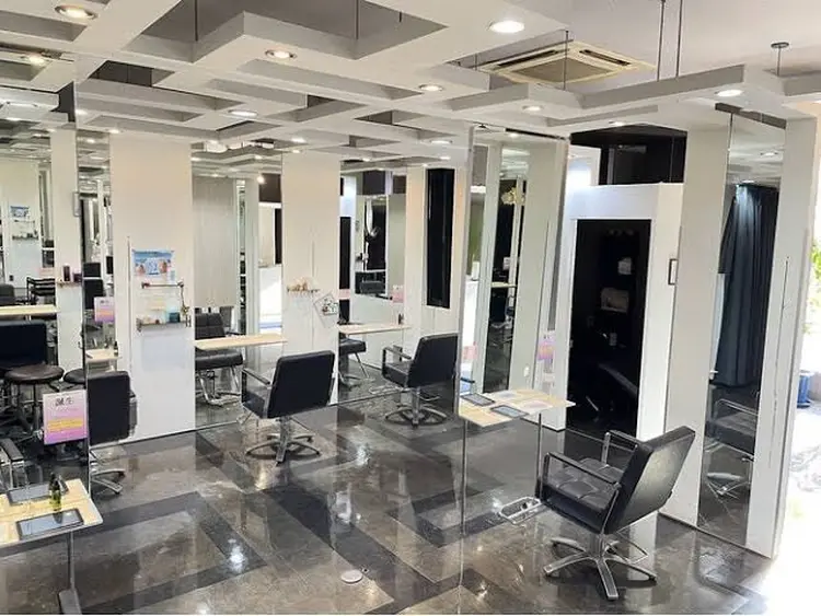 ビグディーサロンの内観・外観3
