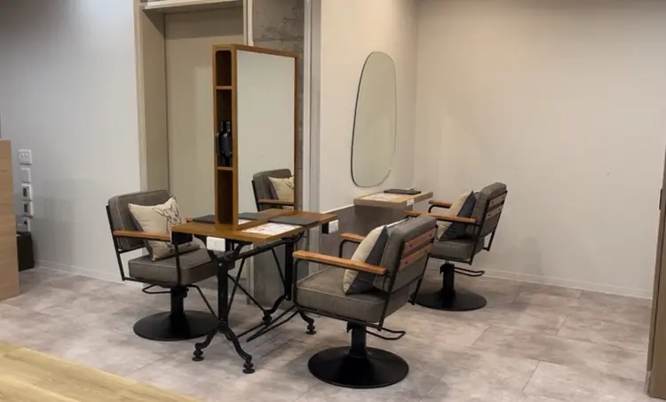 hair salon mei 十条【メイ】の内観・外観2