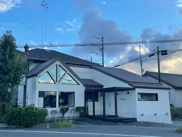 Full House HAIR DESIGNの内観・外観3