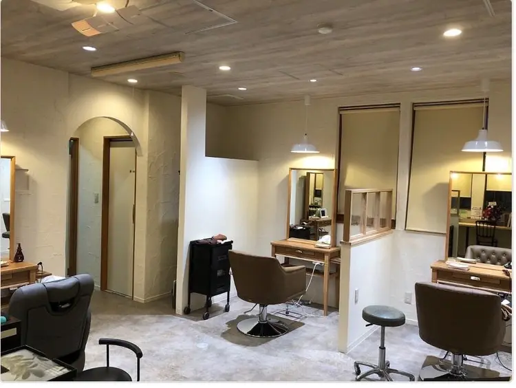 ヘアーステーションBe-PASHの内観・外観1