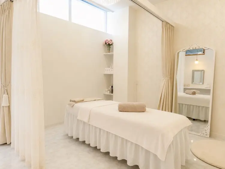 beauty salon Clochetteの内観・外観1