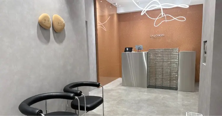 SALOWIN新宿三丁目East店3Fの内観・外観1