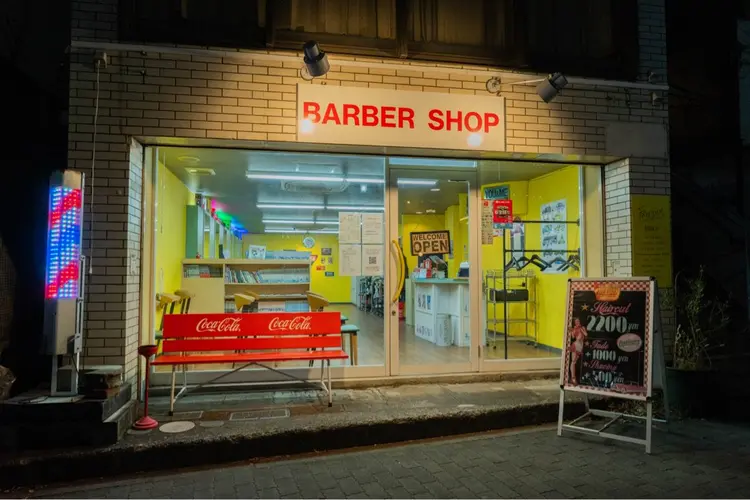 FREEDOM BARBER&CO.の内観・外観1