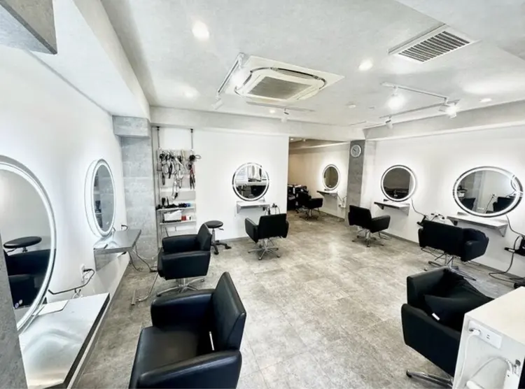 _white 三ノ宮店の内観・外観1