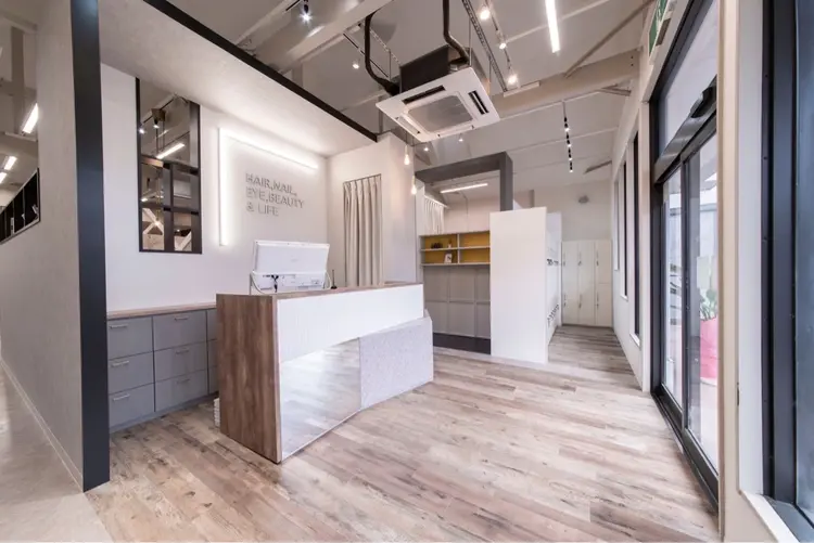 LovesLaughs下上津役店の内観・外観2