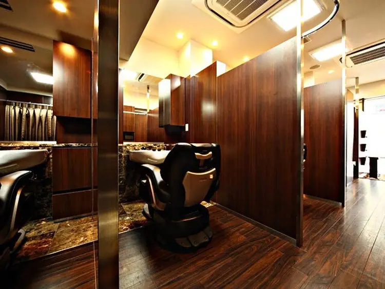 ヒロ銀座ヘアーサロン新橋日比谷口店の内観・外観1