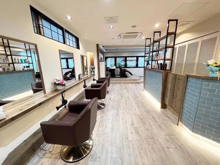 LINEの内観・外観3