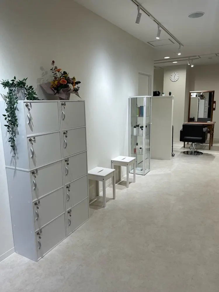 Calore hair beauty【カロレ　ヘアビューティー】の内観・外観2