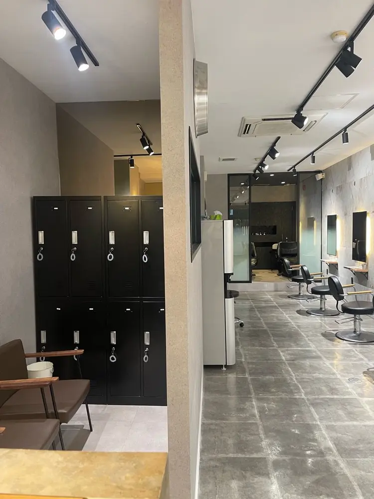 La fith hair SHIN 大分の内観・外観1