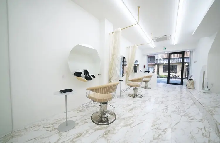 NANAの内観・外観1