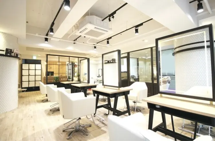 jouir hair design三鷹店の内観・外観1