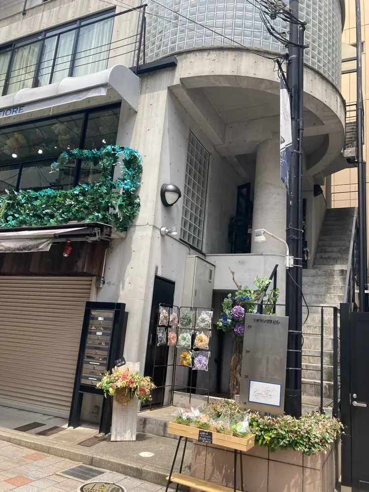 EYE405の内観・外観1