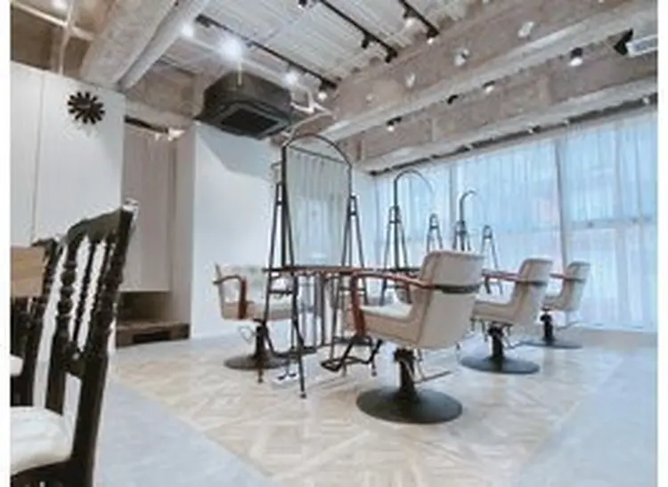 shirof shinjuku【シロフシンジュク】の内観・外観1