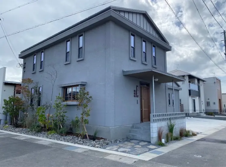 logoの内観・外観1