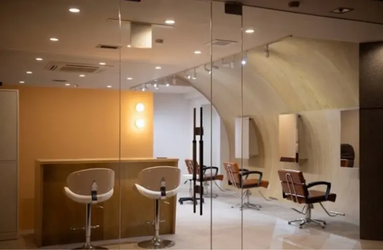 hair design BRATの内観・外観1