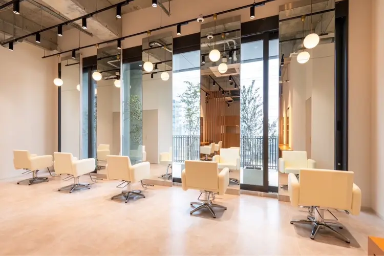 ENTER 天神店の内観・外観1