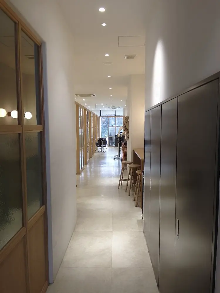 GO TODAY SHAiRE SALON 原宿STELLAの内観・外観2