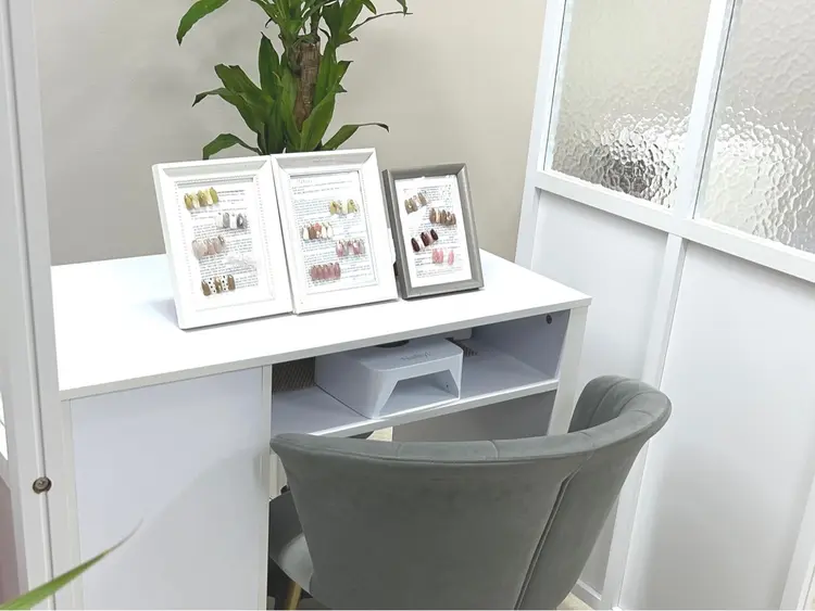 ネイルサロン Friday 21の内観・外観1