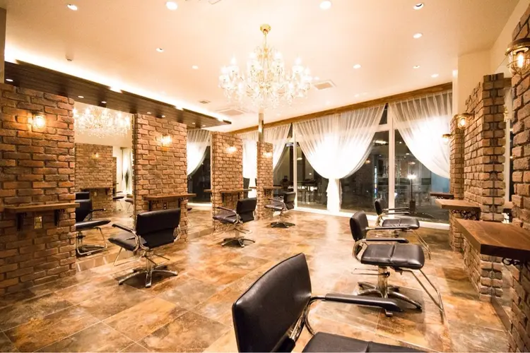 LEADbyLAGOONの内観・外観1