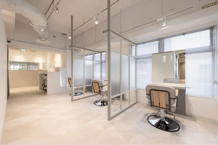 EMANONシェアサロン池袋の内観・外観3