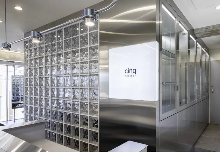 cinqの内観・外観1