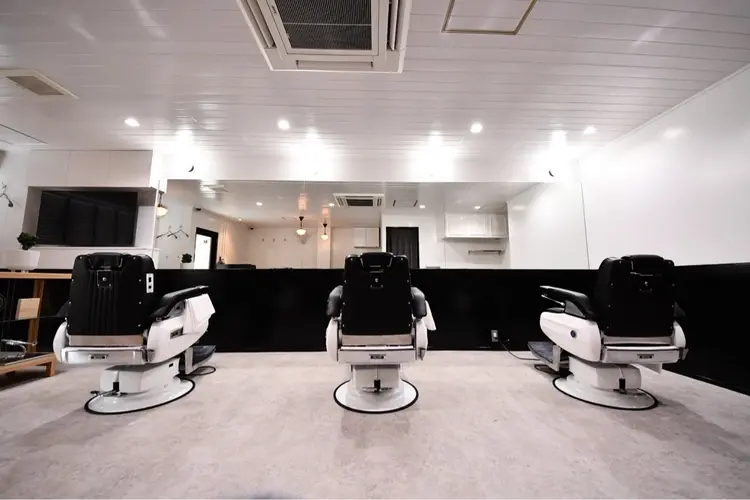 バーバーミキ塚本店の内観・外観2