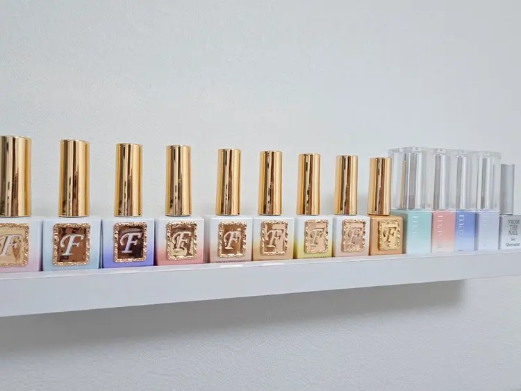 V nailの内観・外観2