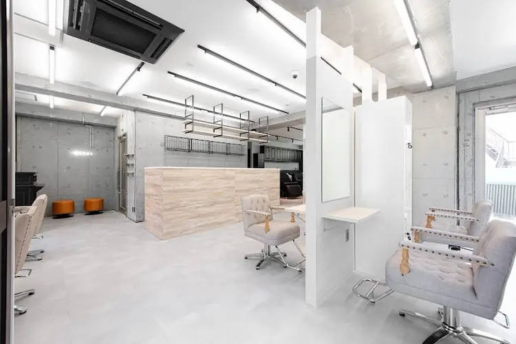 MIRYI by ayala船橋店の内観・外観1