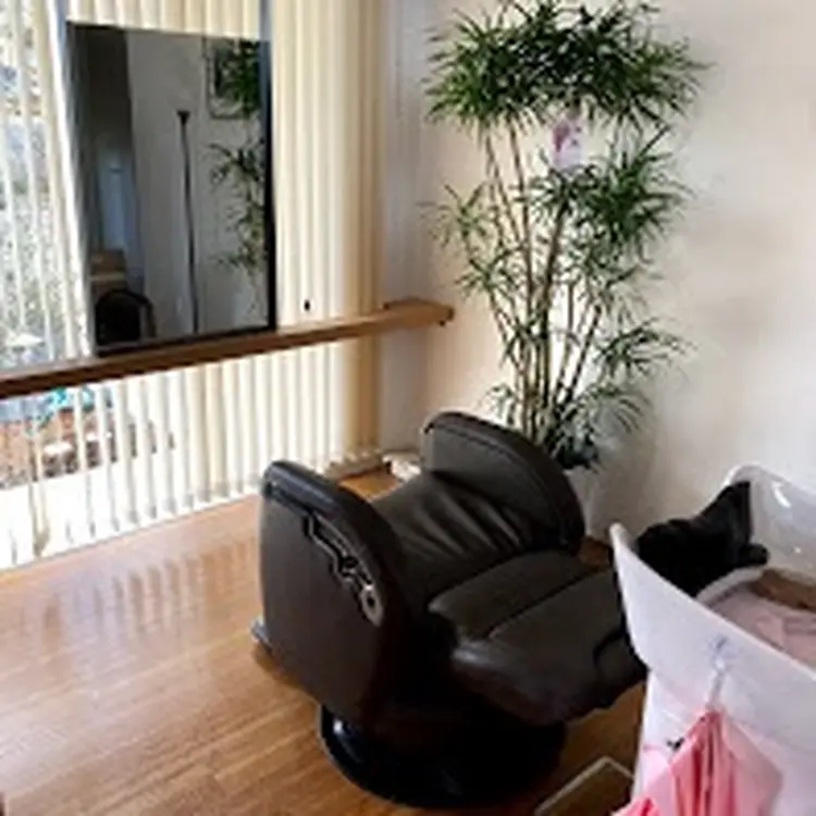 rikura hair (旧ヘアーショップ  KURA)の内観・外観1