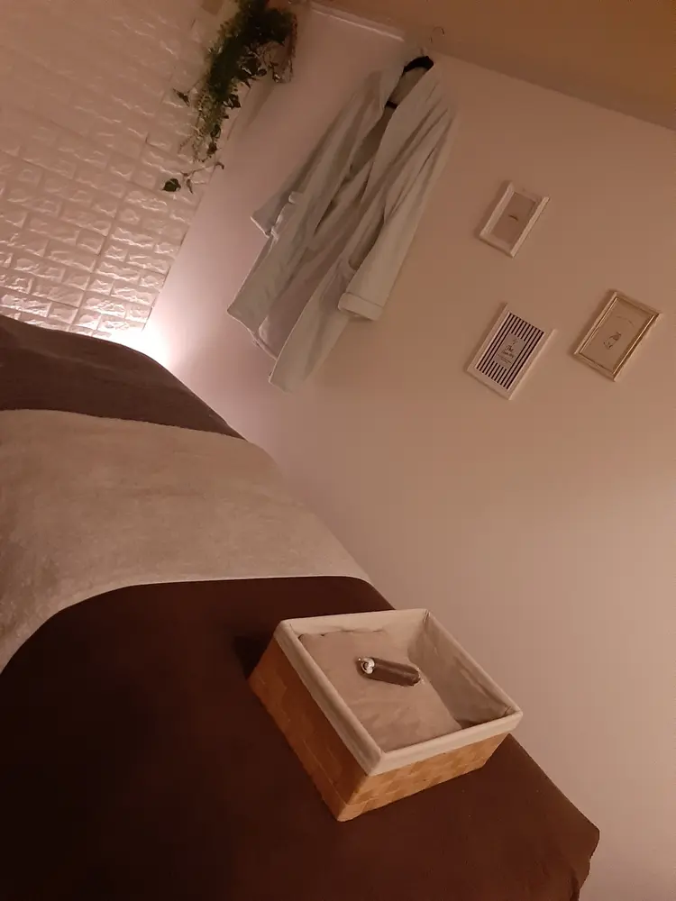 リラクゼーションサロンWithの内観・外観2