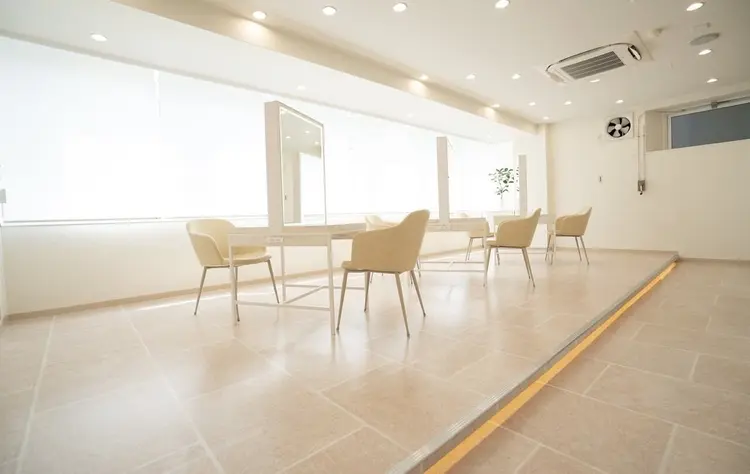 Dityca lukの内観・外観2