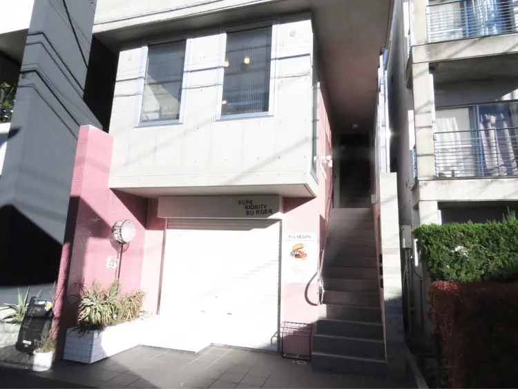 Eyebrowsalon Mira 下北沢の内観・外観1