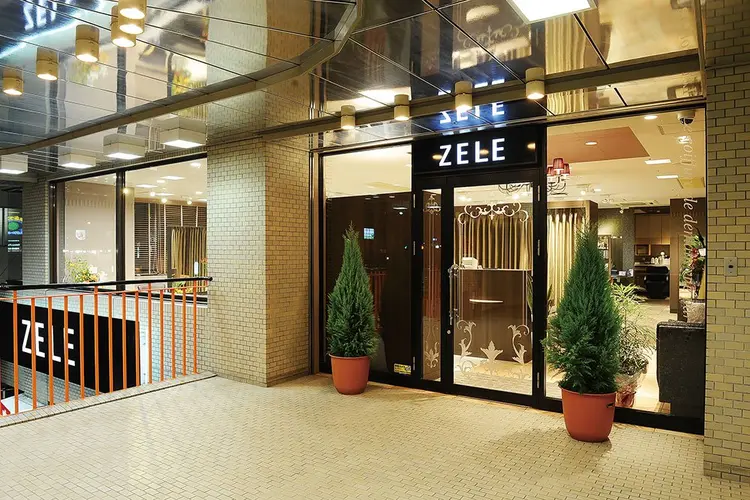 ZELE一社の内観・外観1