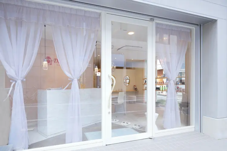 まつげパーマ・マツエク・アイブロウ専門店 Dame de rose(ダームドローズ)の内観・外観1