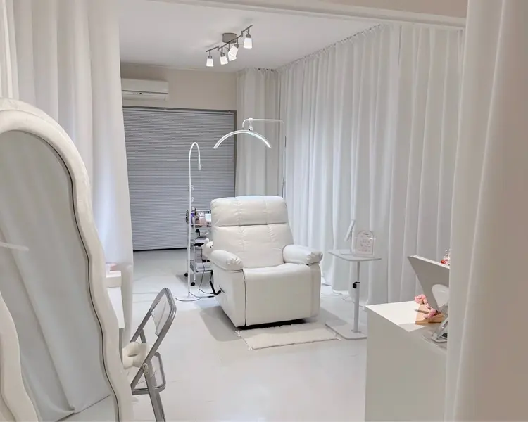 poplin【ポプリン】 Lカール/マツエク/まつげパーマ/眉毛/LED/フラットラッシュ/栄.伏見の内観・外観1