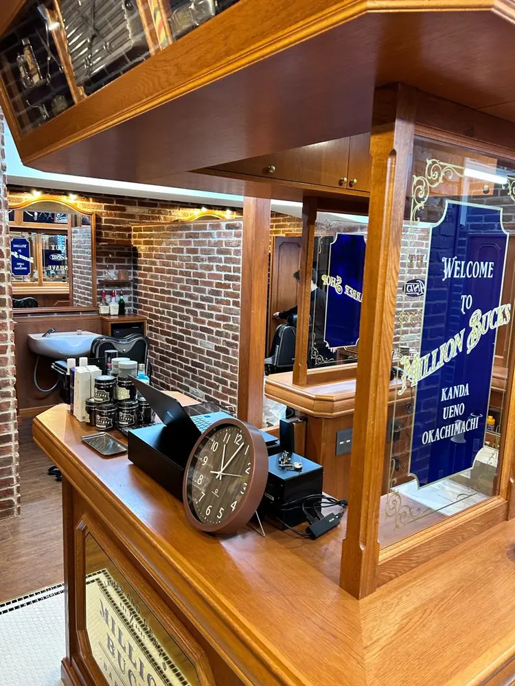 million bucks御徒町店の内観・外観3