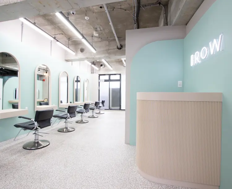 IROW天神大名店　ブリーチ/ダブルカラー【イロウ】の内観・外観2