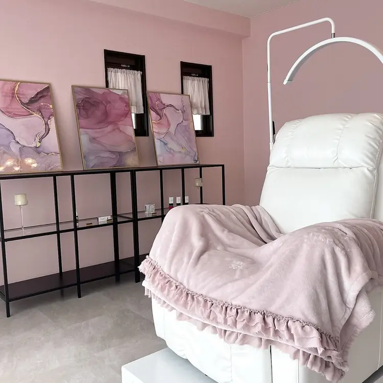 REGINA【レジーナ】妙音通店の内観・外観1