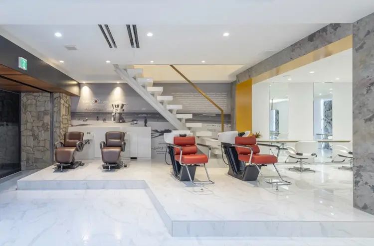 kingdom  青山店の内観・外観2