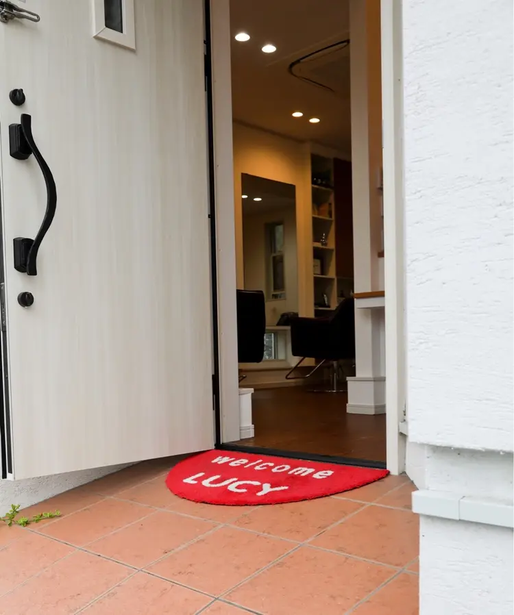 LUCYの内観・外観2