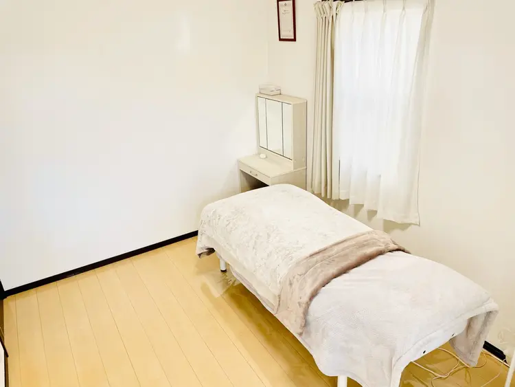 SENA.Eyelash salon柏原店(セナアイラッシュサロン)の内観・外観1